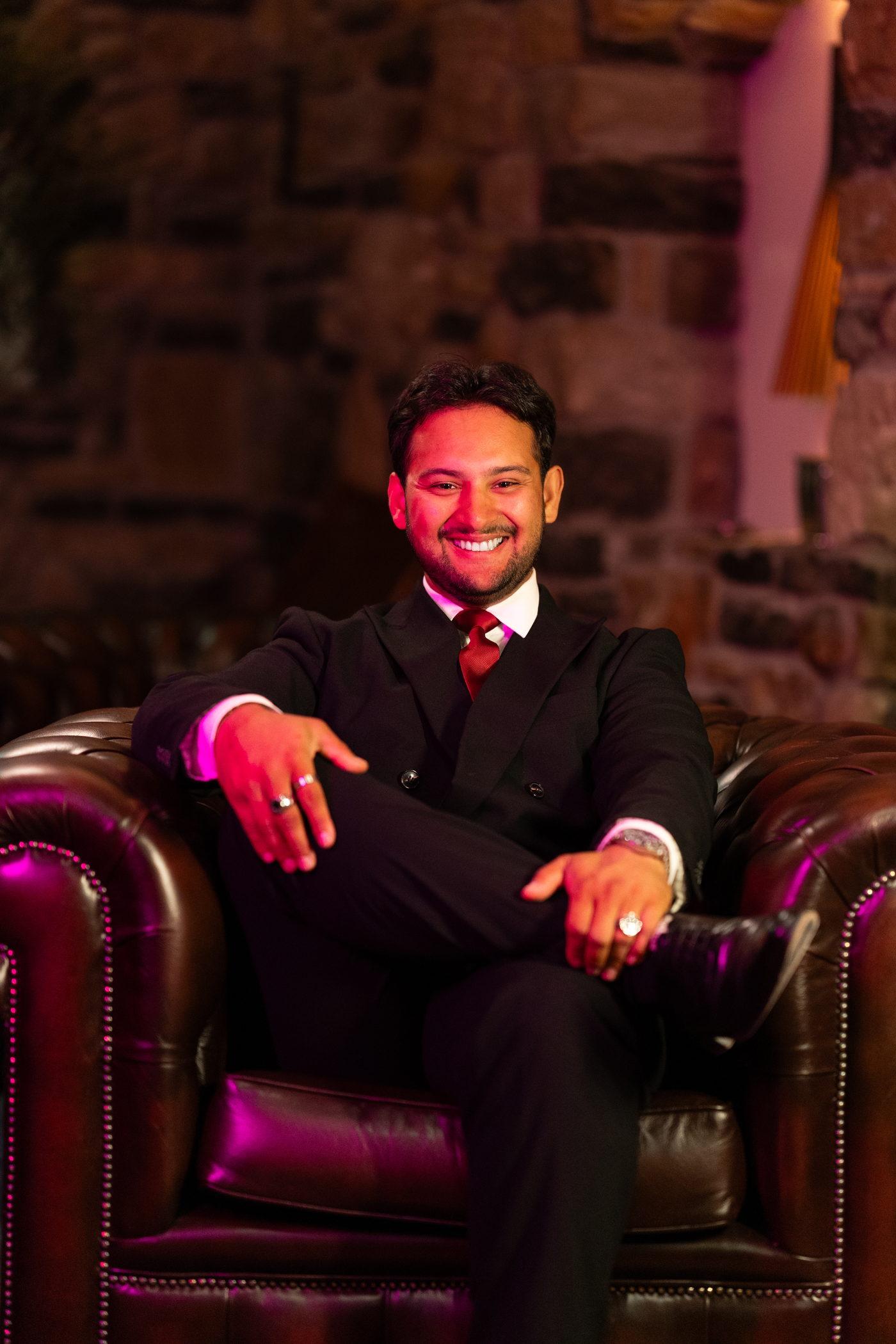 Jay Schmutz, Mandats-Experte